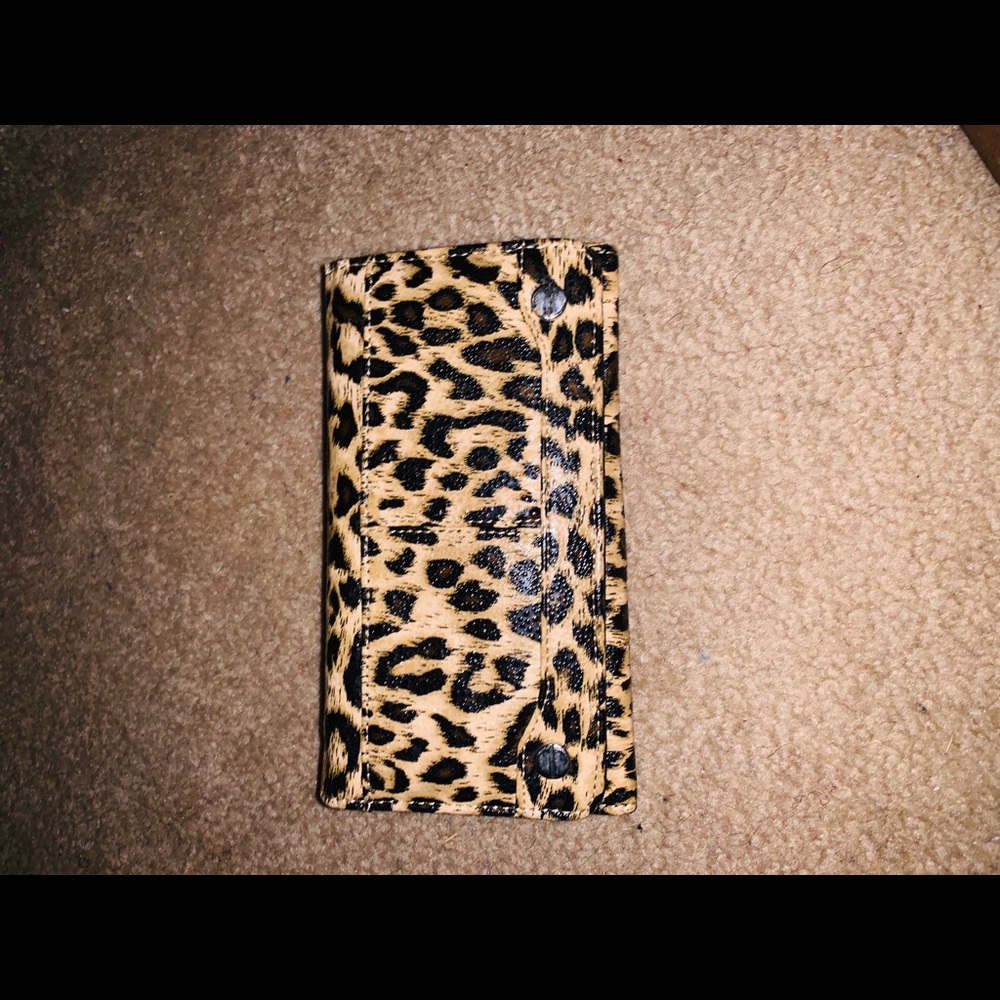 Nine West Cheetah Print Tri-fold Wallet!